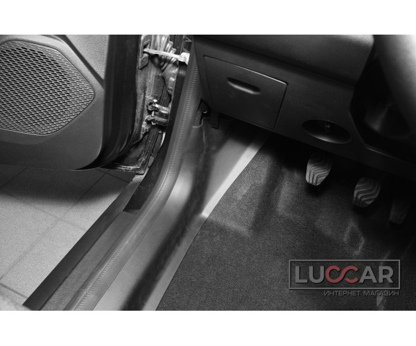 Накладки на ковролин передние Renault Duster с 2021г. в. -н.в.