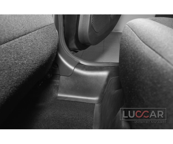 Накладки на ковролин задние Renault Duster с 2021 г.в - н.в.