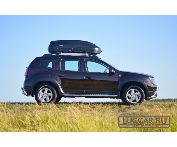 Молдинги на двери Renault Duster