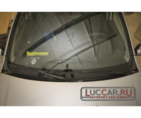 Накладка в проём стеклоочистителей (жабо без скотча) Renault Duster (2011 - 2021г.в.)
