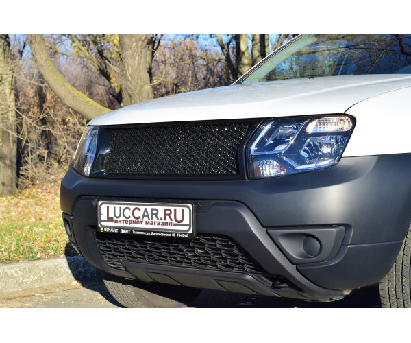 Решетка радиатора (ABS) Renault Duster
