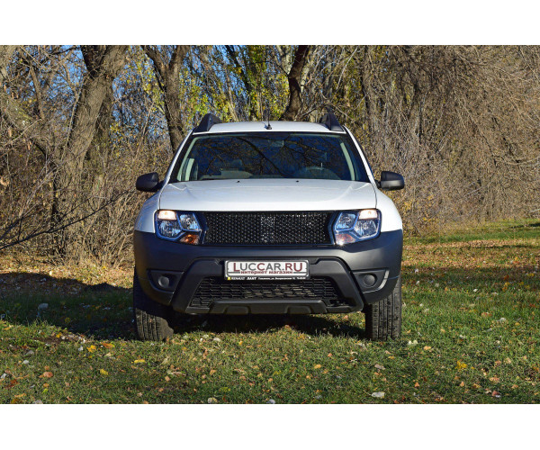 Решетка радиатора (ABS) Renault Duster