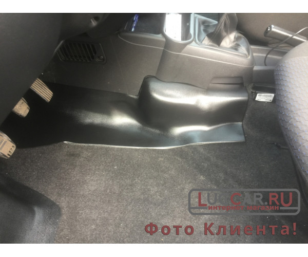 Накладки на ковролин центральные для Lada Granta Fl | Kalina 2
