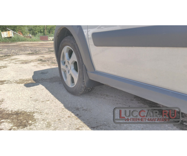Брызговики передние широкие для Lada Largus Cross
