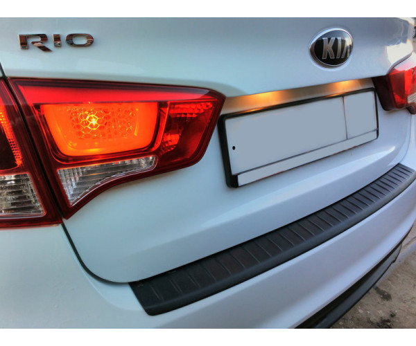 Накладка на задний бампер Kia Rio 3