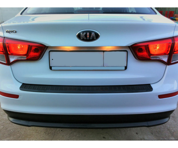 Накладка на задний бампер Kia Rio 3